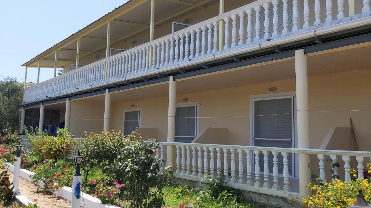 Casa Dyonisia Tsilivi Lejlighedshotel Plános Eksteriør billede