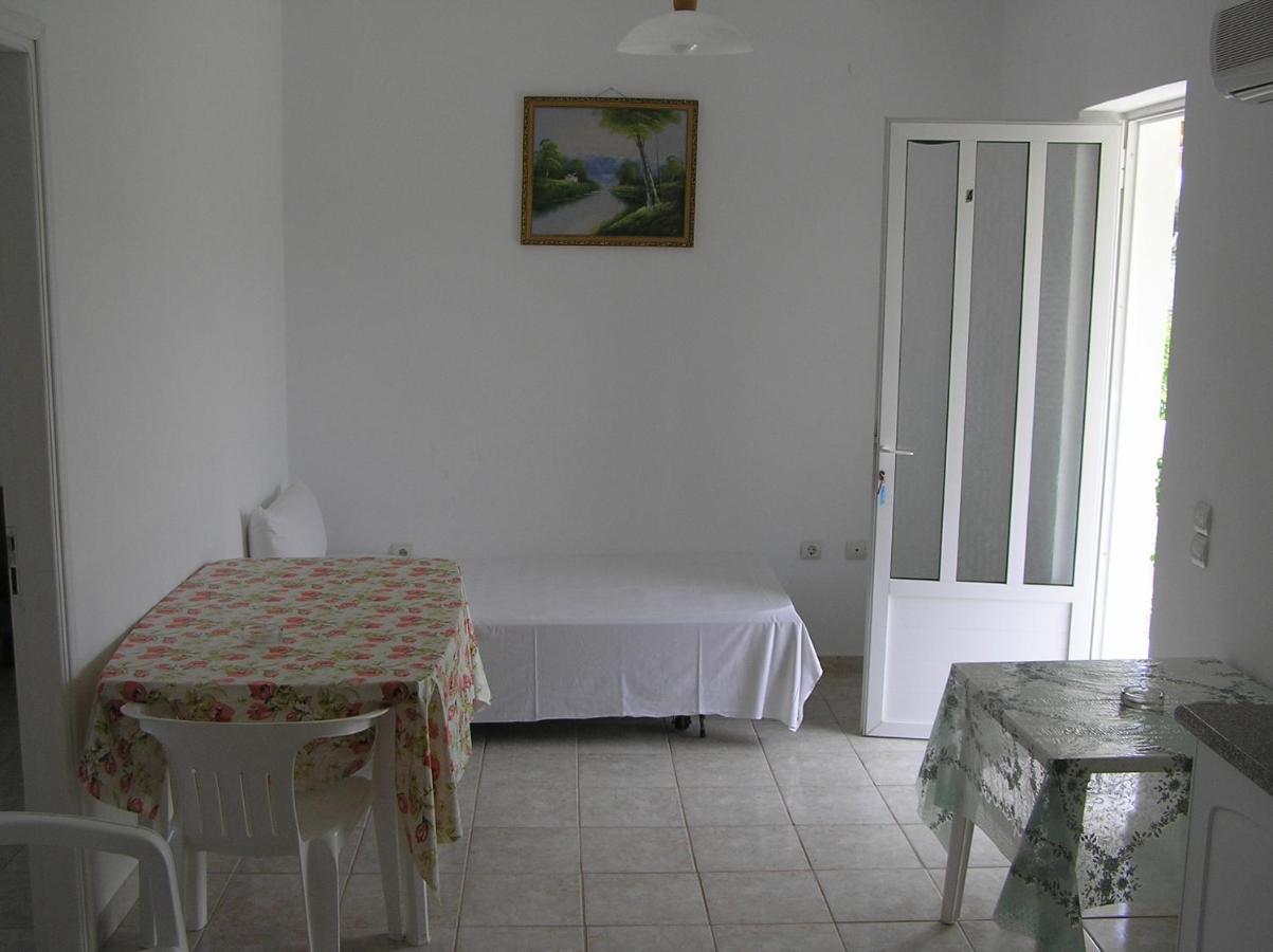 Casa Dyonisia Tsilivi Lejlighedshotel Plános Eksteriør billede